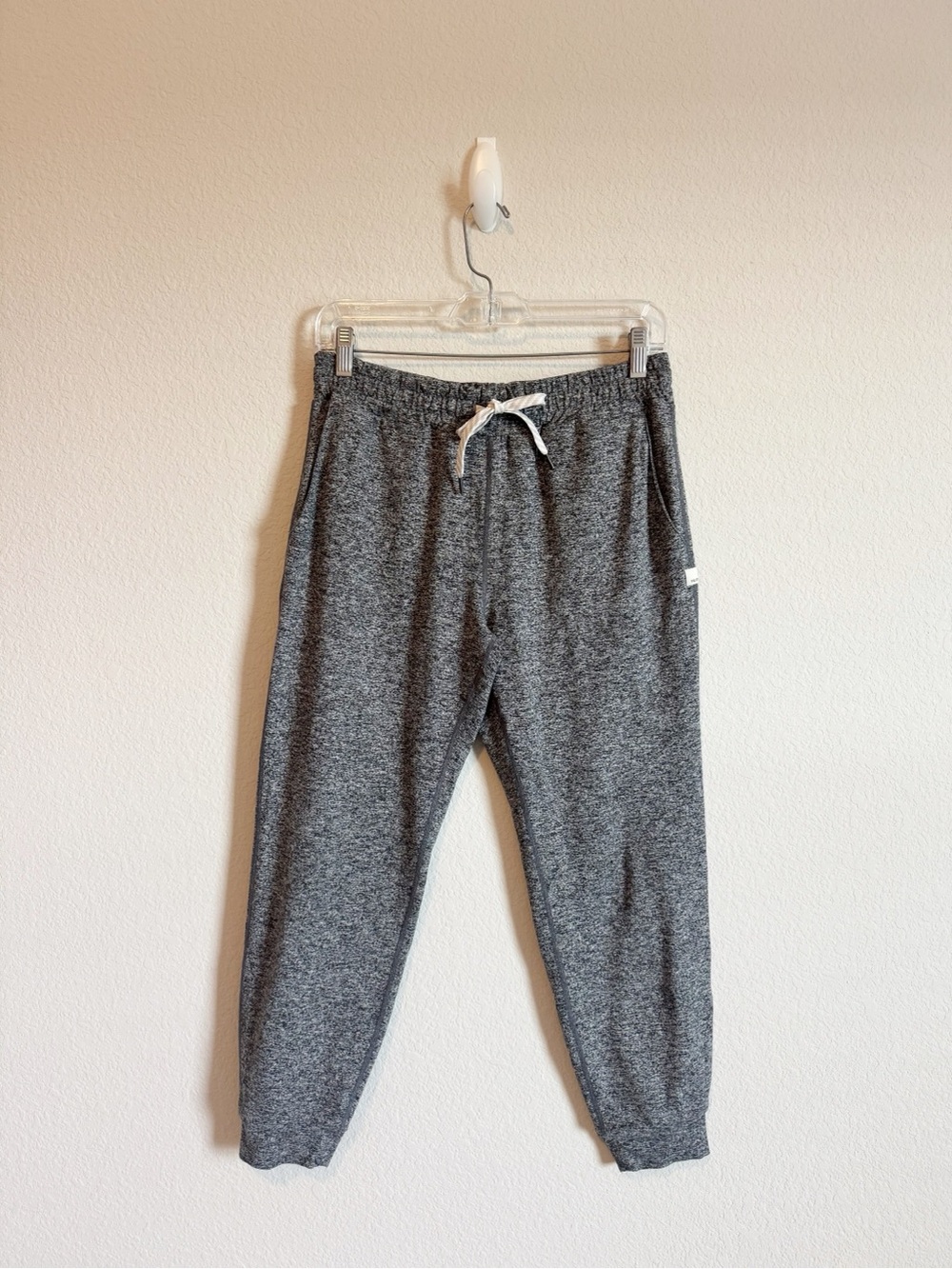 Vuori Women's Charcoal Gray Performance Jogger Pants Size Small